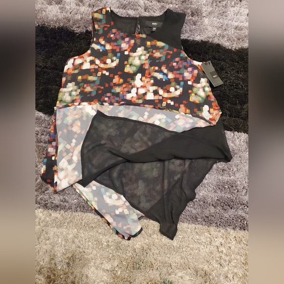 NWT woman's lightweight layered top - Picture 2 of 5